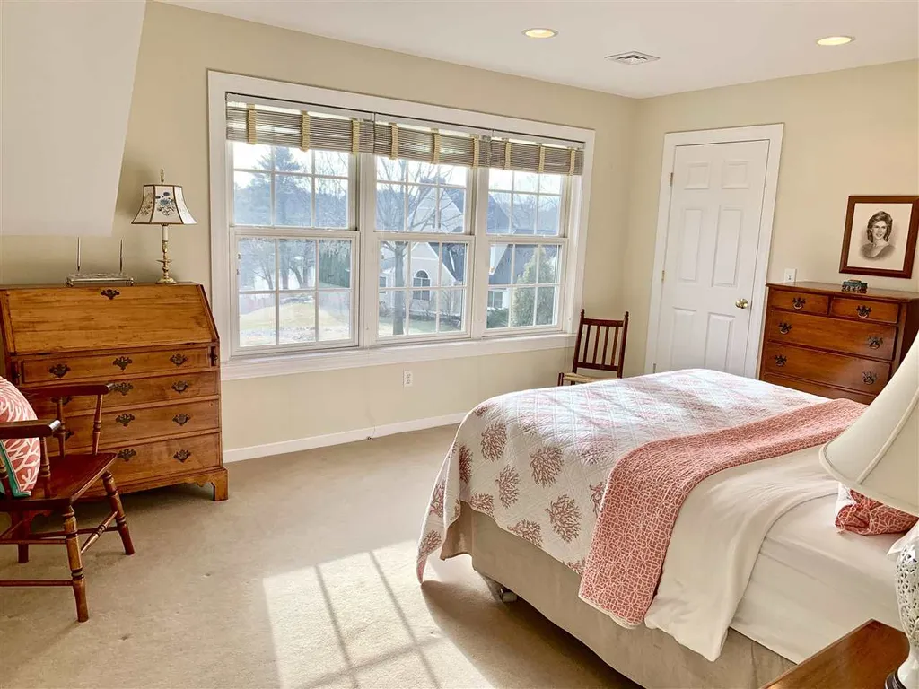 579 Sagamore Avenue Portsmouth NH 03801