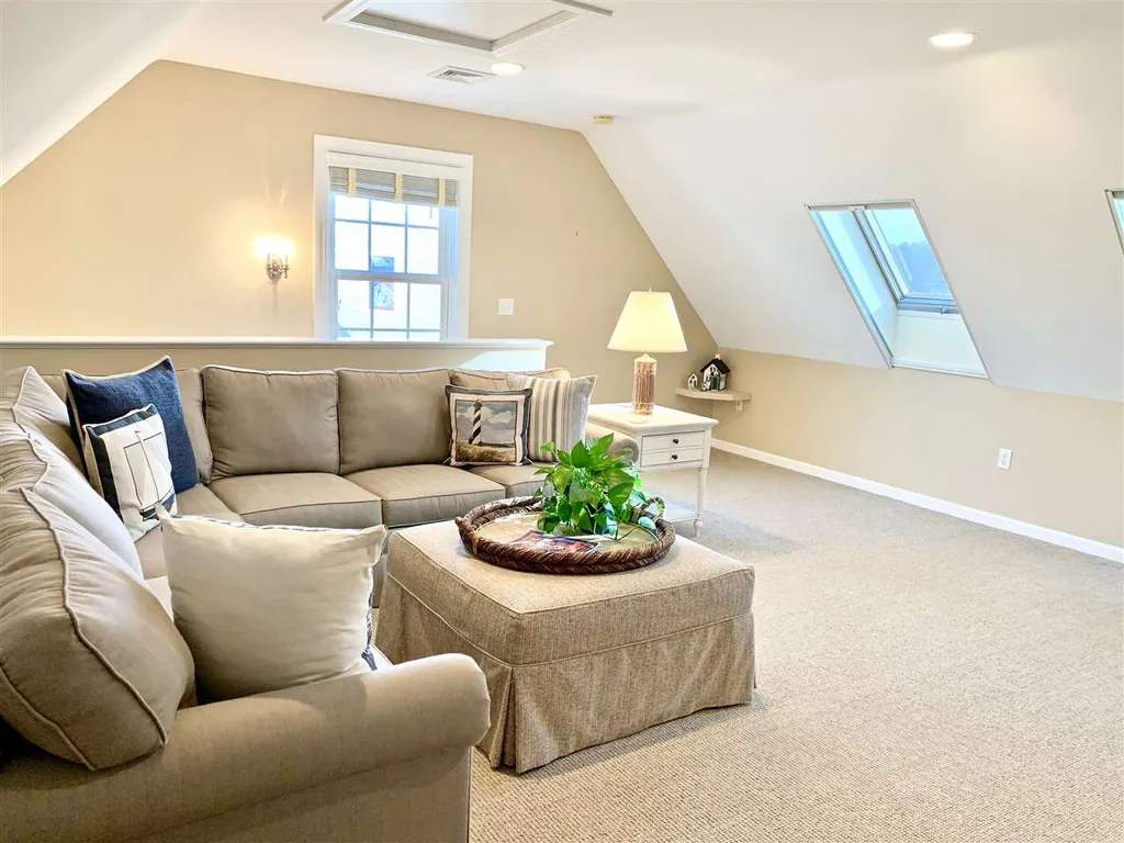 579 Sagamore Avenue Portsmouth NH 03801
