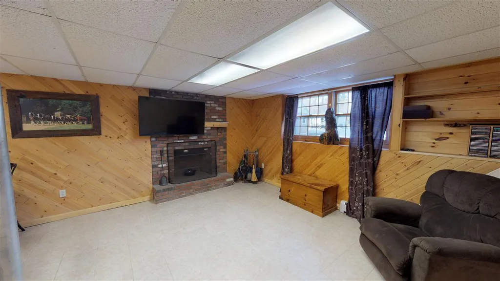 329 Hall Road Barrington NH 03825