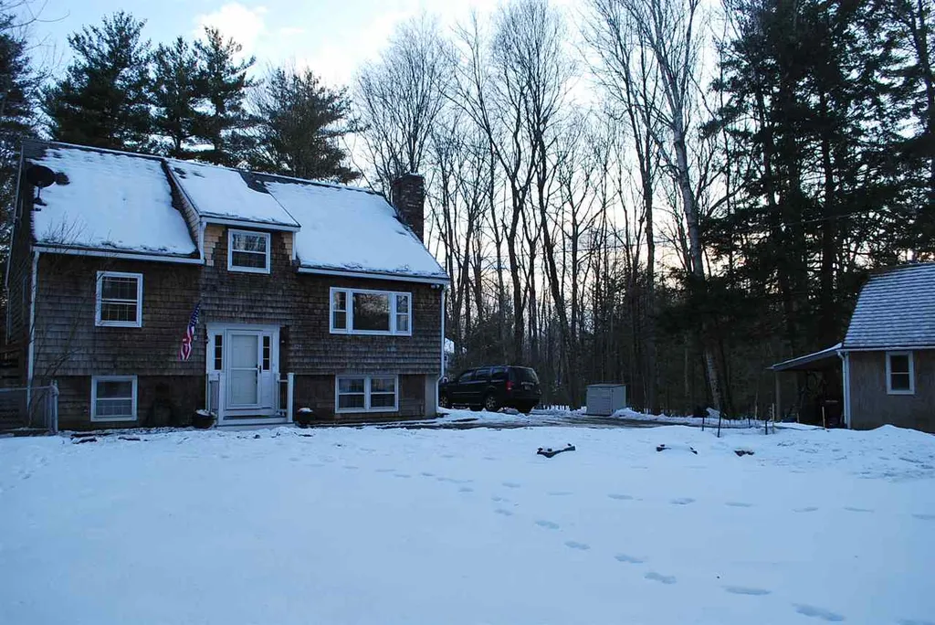 329 Hall Road Barrington NH 03825