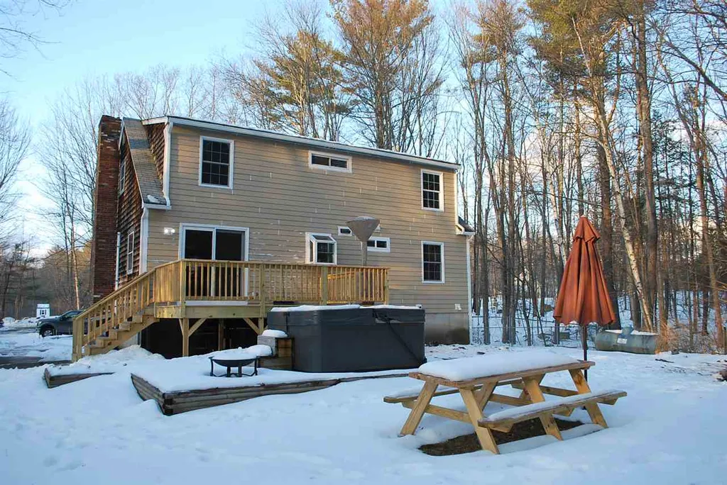 329 Hall Road Barrington NH 03825
