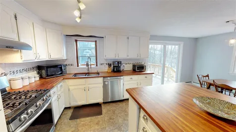 329 Hall Road Barrington NH 03825