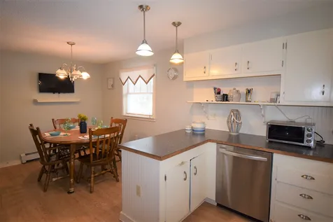 19 Highland Street Newton NH 03858