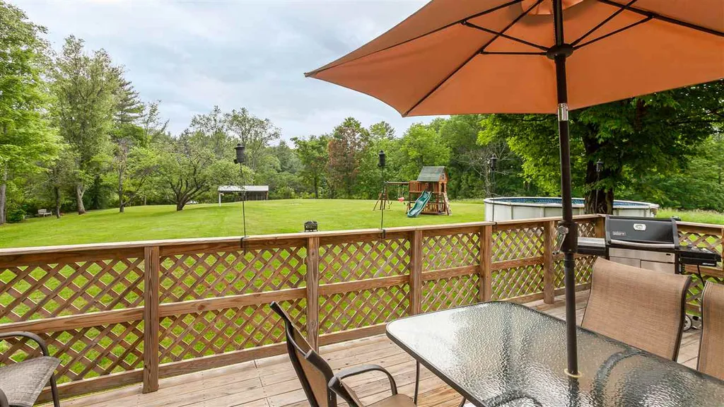 16 Vilas Road Alstead NH 03602