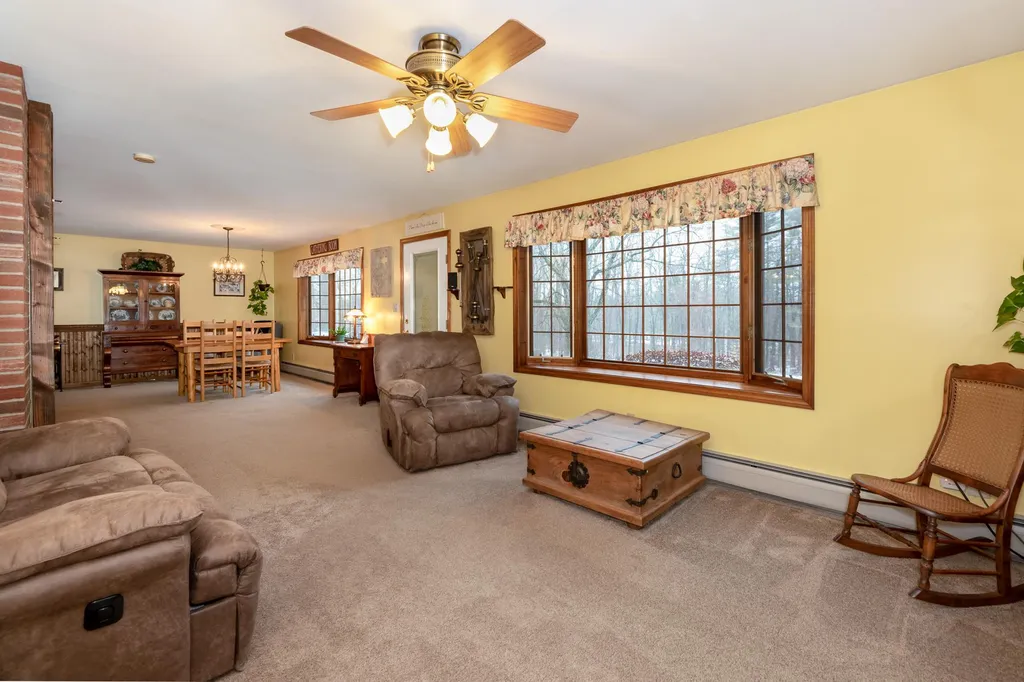 86 Caveney Drive Northfield NH 03276