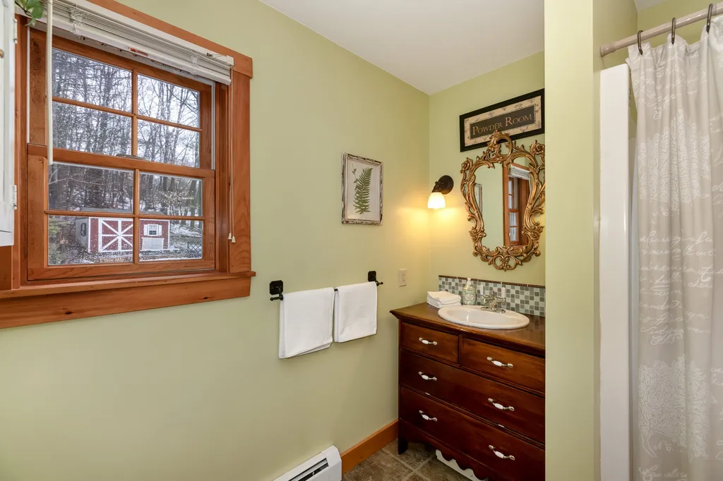 86 Caveney Drive Northfield NH 03276