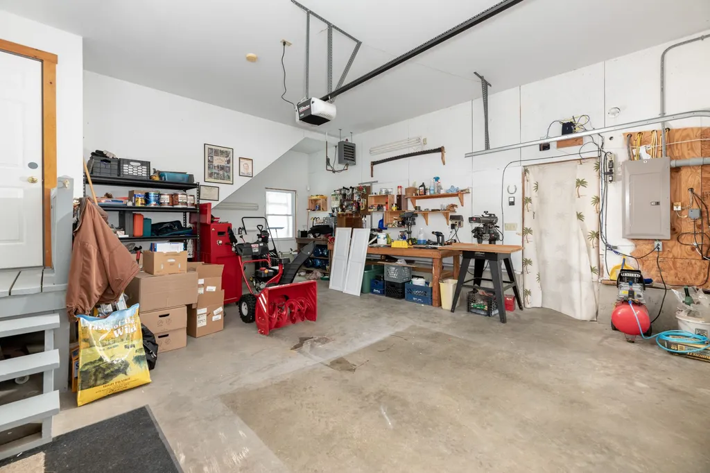 86 Caveney Drive Northfield NH 03276