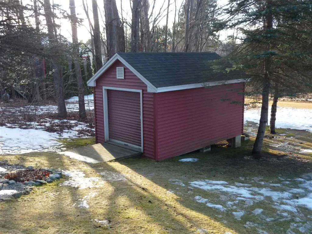 86 Caveney Drive Northfield NH 03276