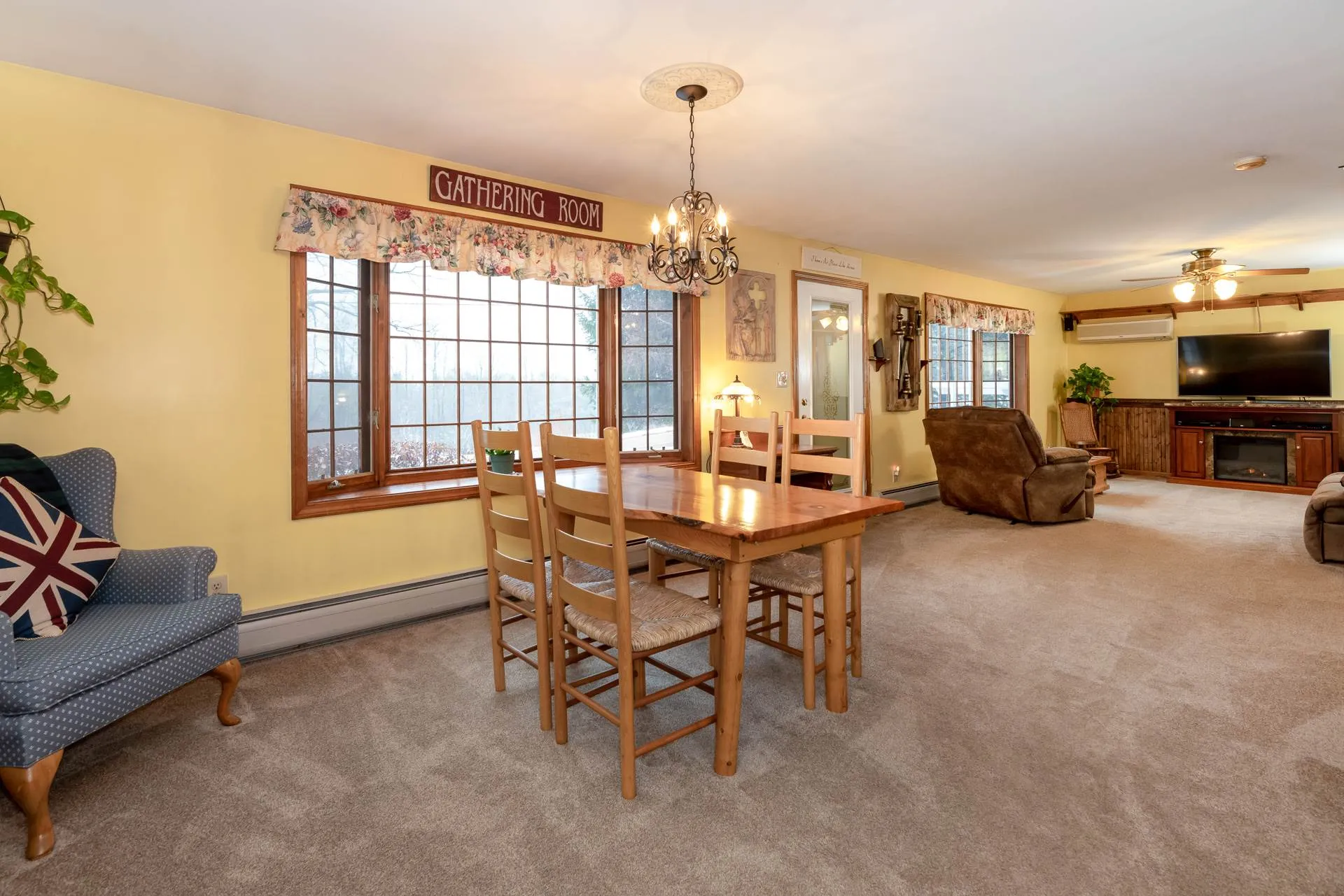 86 Caveney Drive Northfield NH 03276