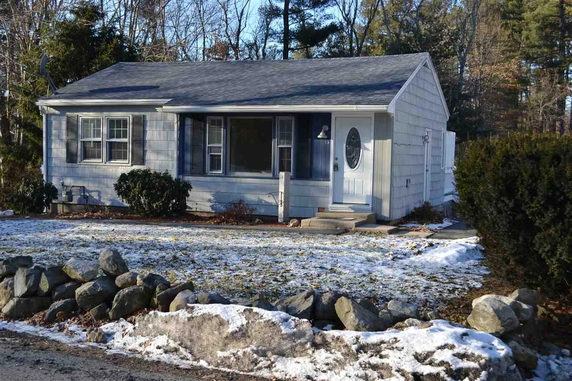 14 Pierce Avenue Derry NH 03038