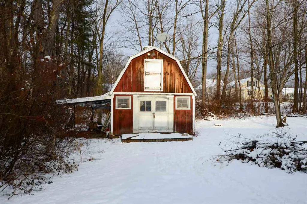 40 Prospect Street Rochester NH 03867-2821