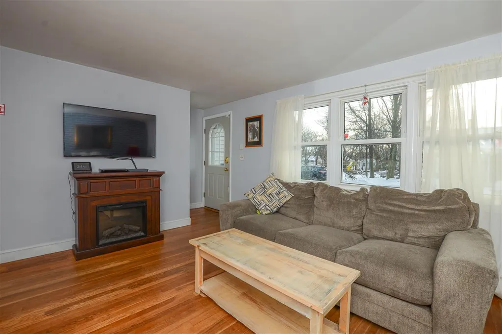 40 Prospect Street Rochester NH 03867-2821