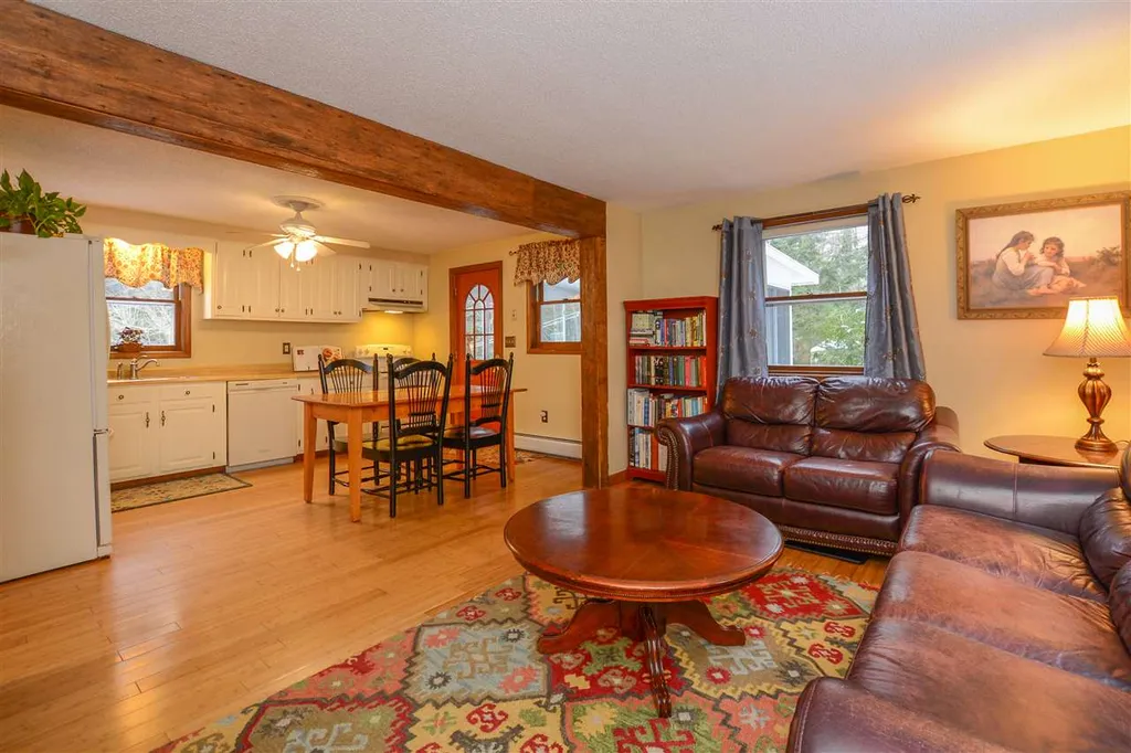 11 Leavitt Road Fremont NH 03044