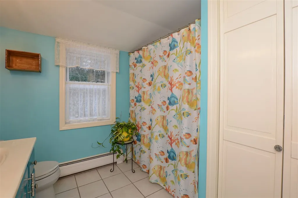 11 Leavitt Road Fremont NH 03044