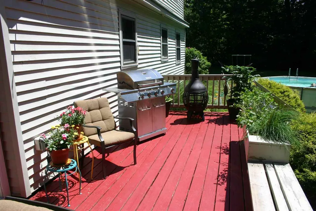 11 Leavitt Road Fremont NH 03044