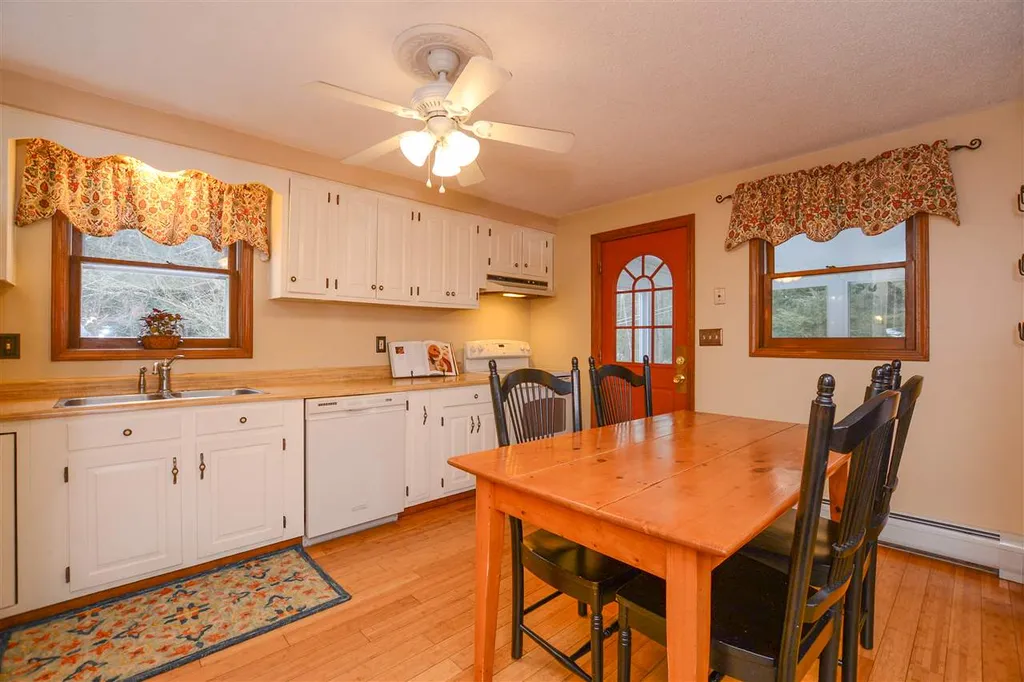 11 Leavitt Road Fremont NH 03044