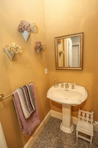 47 Oakmont Drive Concord NH 03301
