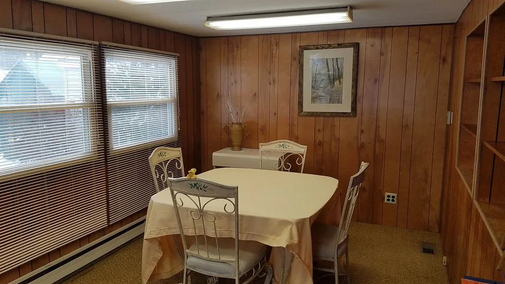 16 Spencer Avenue Rochester NH 03867-4847