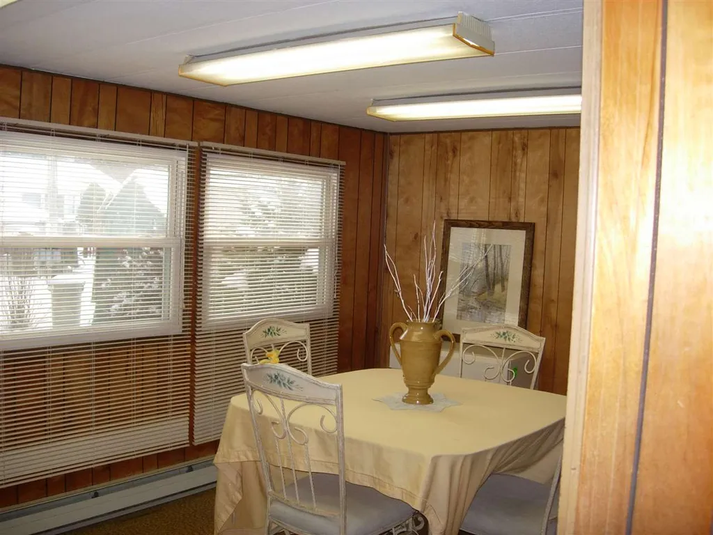 16 Spencer Avenue Rochester NH 03867-4847
