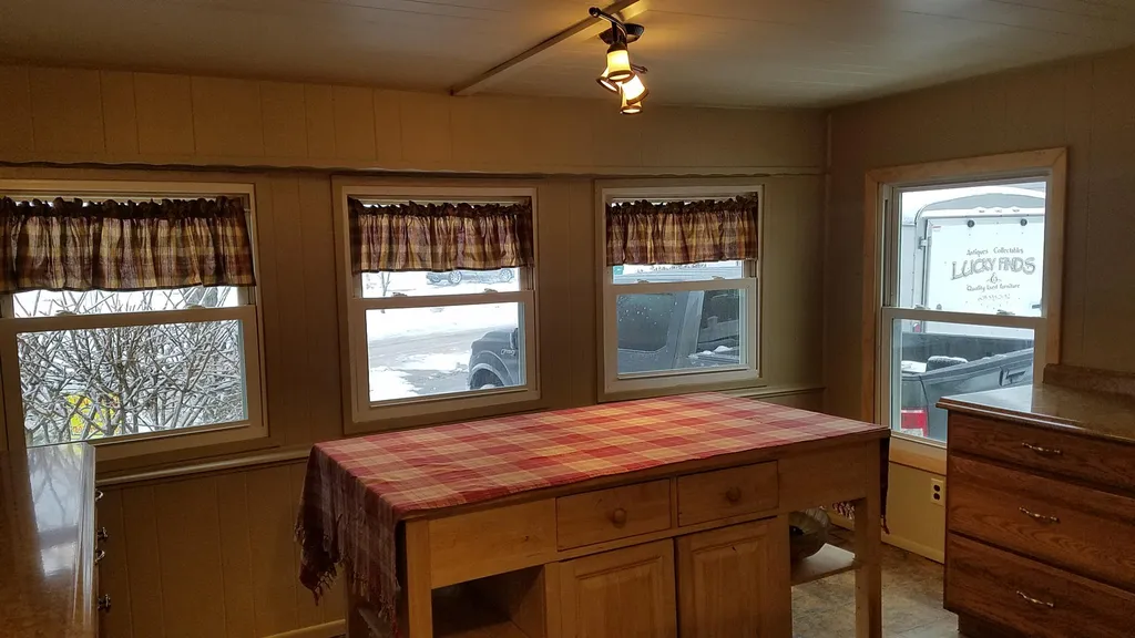 16 Spencer Avenue Rochester NH 03867-4847