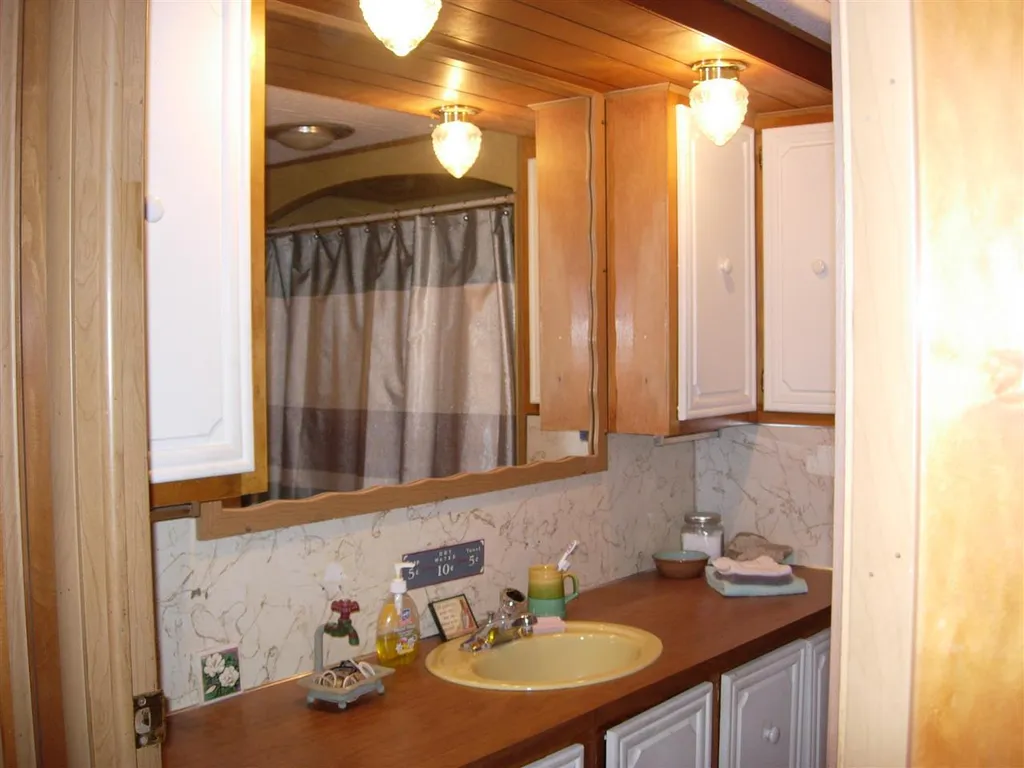 16 Spencer Avenue Rochester NH 03867-4847