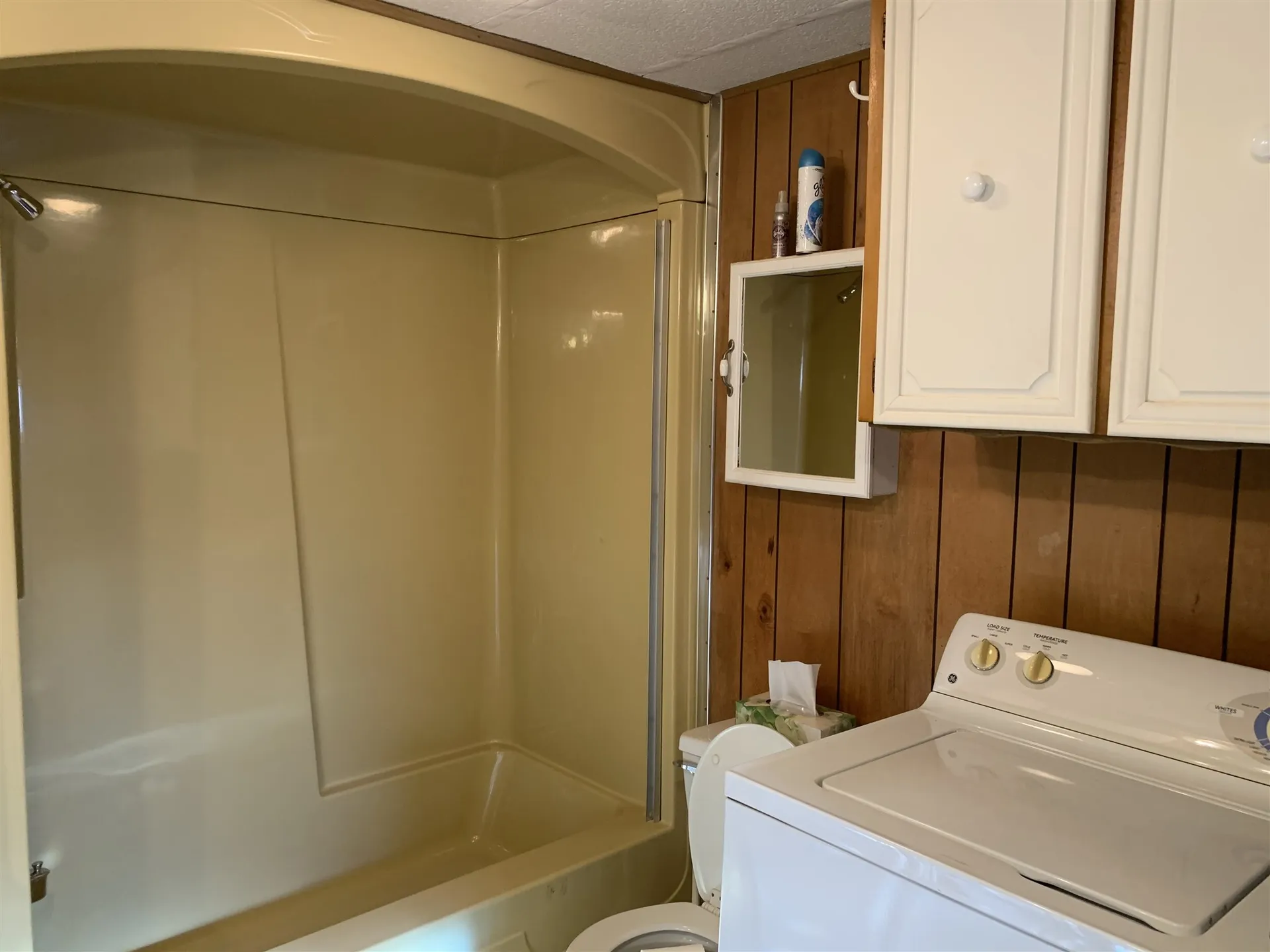 16 Spencer Avenue Rochester NH 03867-4847