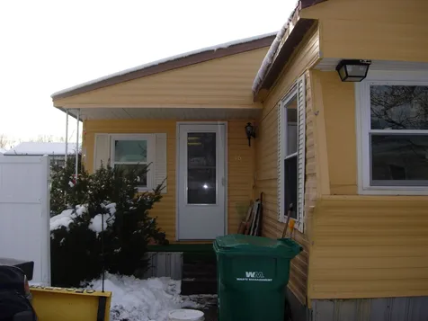 16 Spencer Avenue Rochester NH 03867-4847