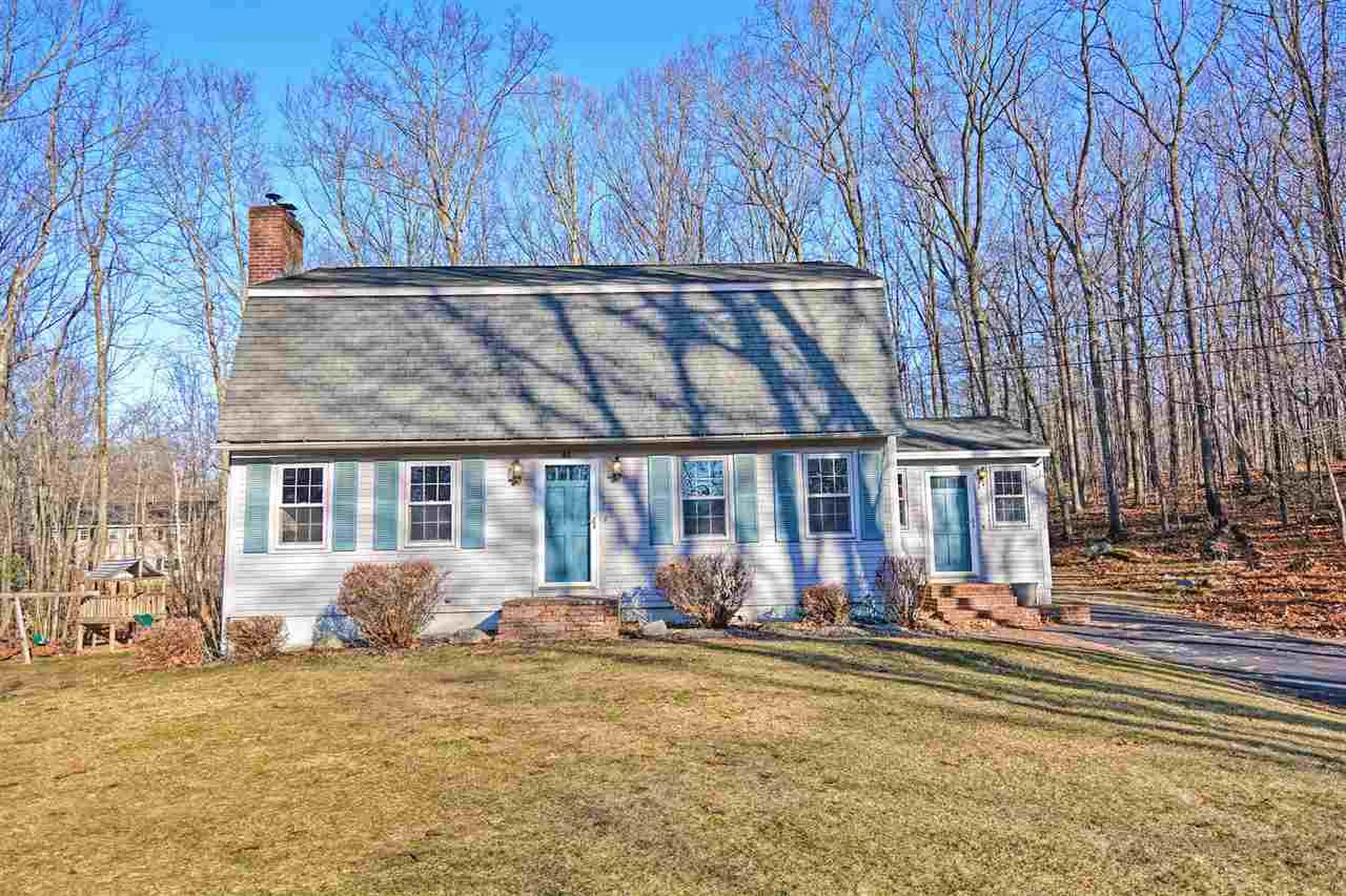 43 Carriage Lane Hooksett NH 03106