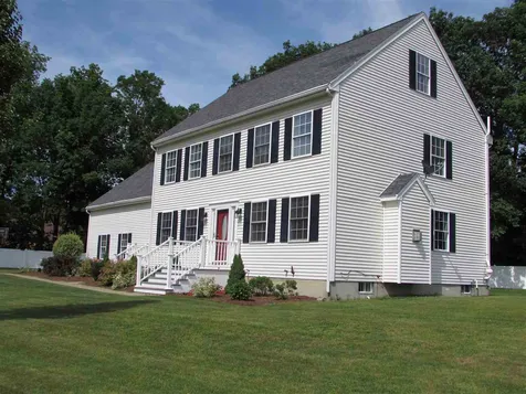 174 South Road Kensington NH 03833