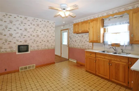 84 Maynesboro Street Berlin NH 03570