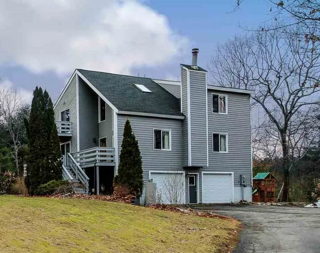 26 Seasons Lane Londonderry NH 03053