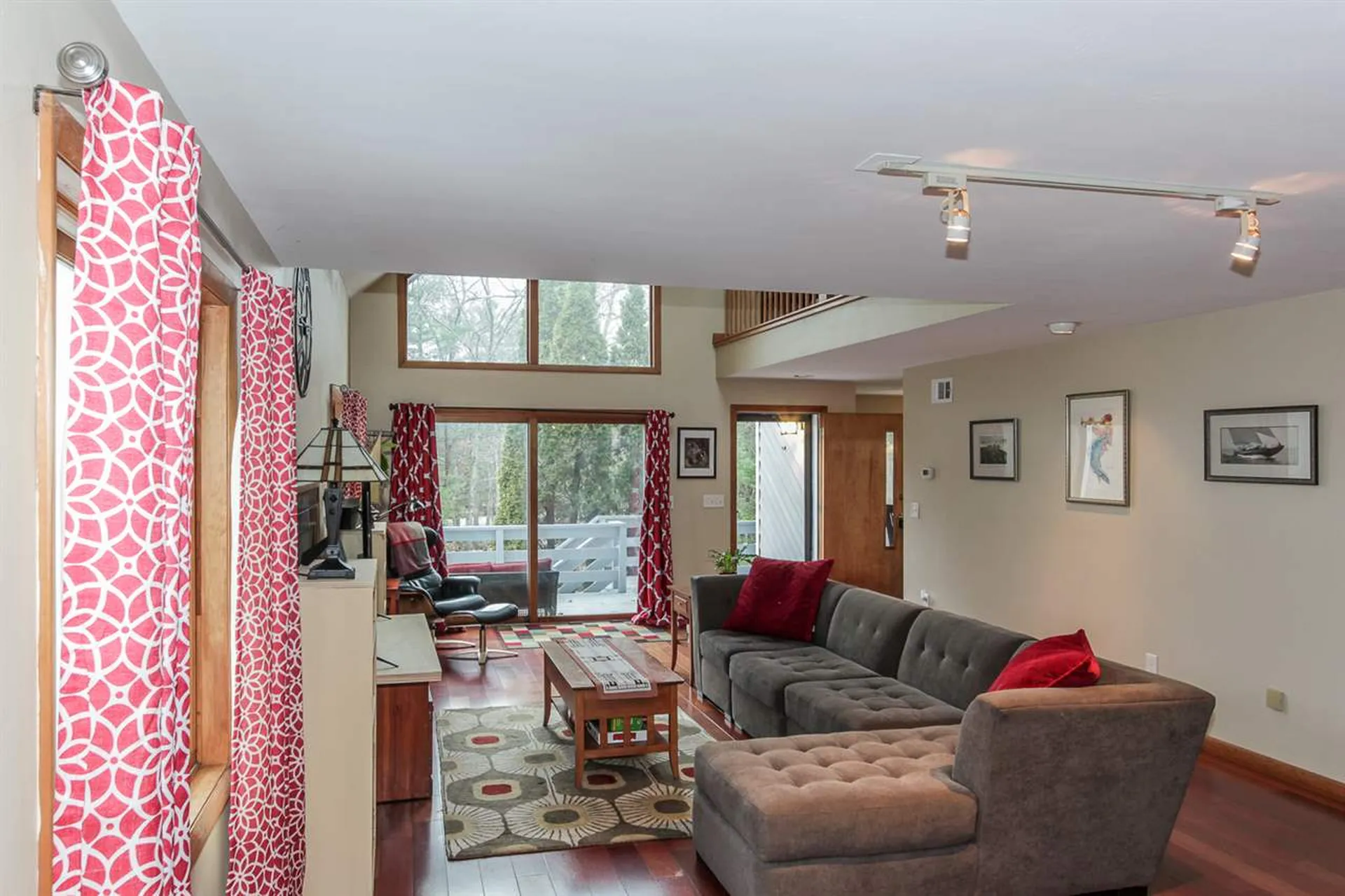 26 Seasons Lane Londonderry NH 03053