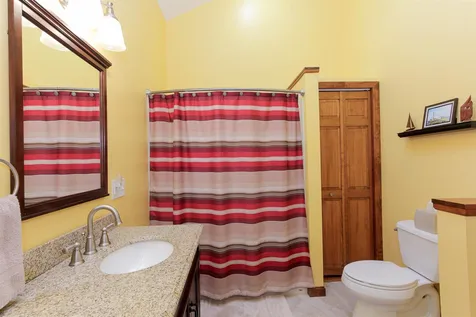 26 Seasons Lane Londonderry NH 03053