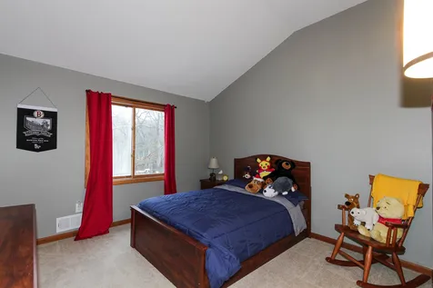 26 Seasons Lane Londonderry NH 03053
