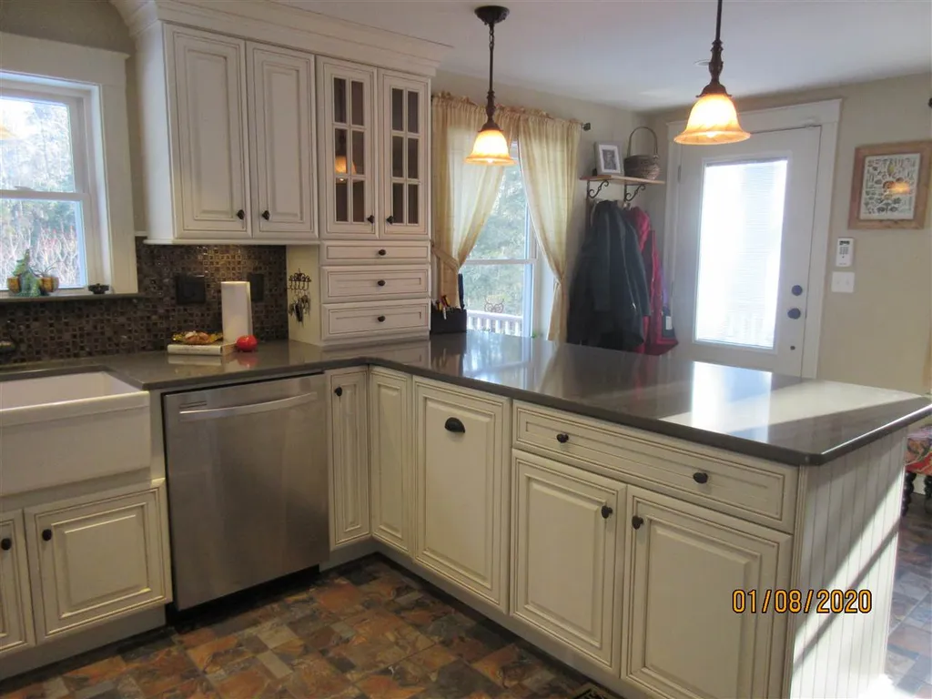 3 Genco Way Raymond NH 03077