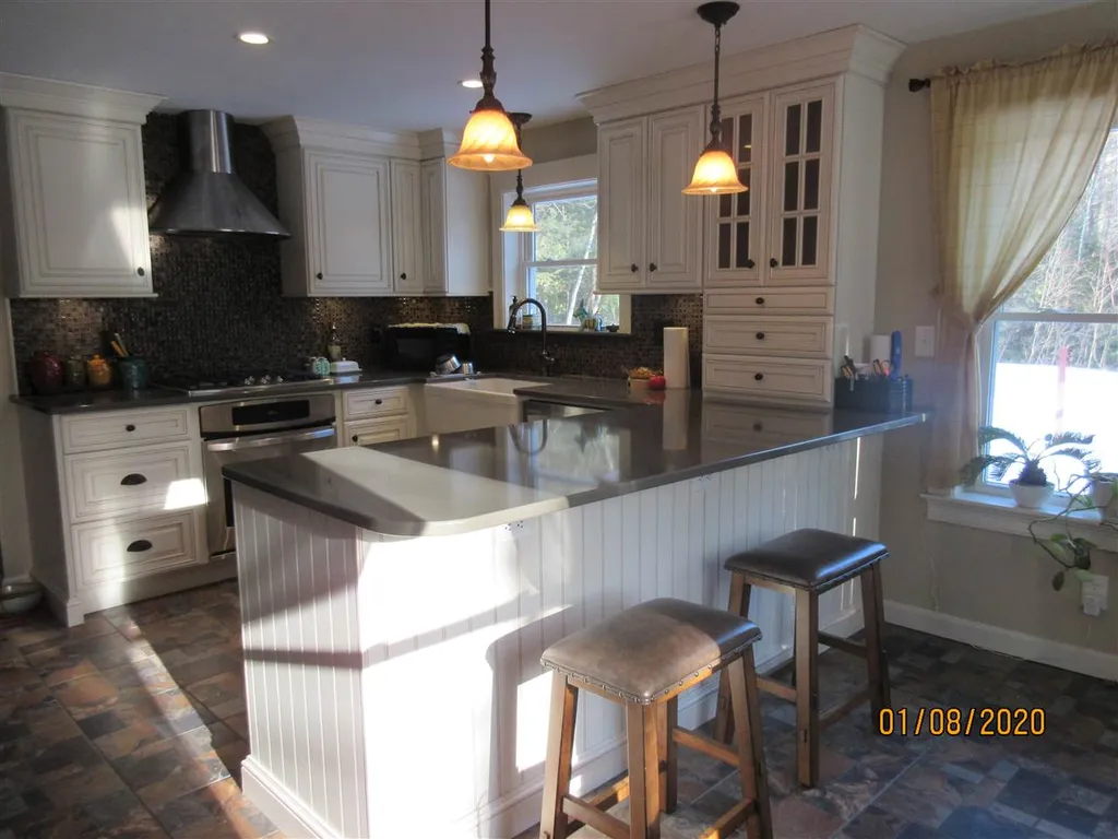 3 Genco Way Raymond NH 03077