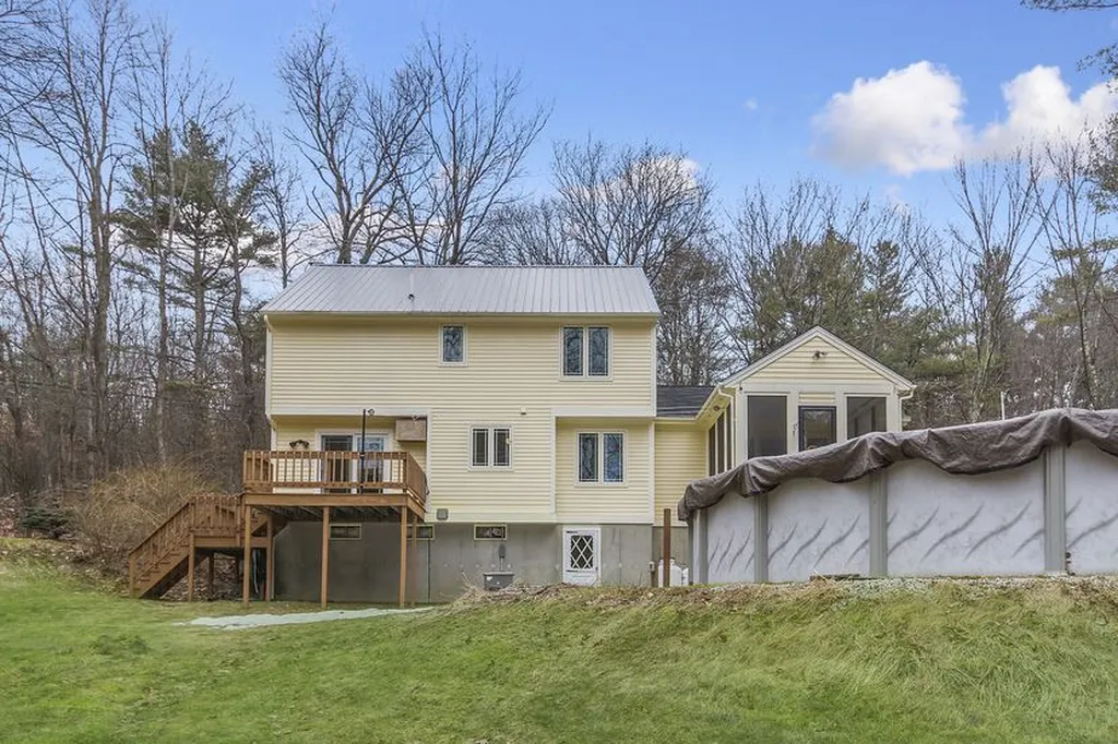 41 Putney Road Dunbarton NH 03046