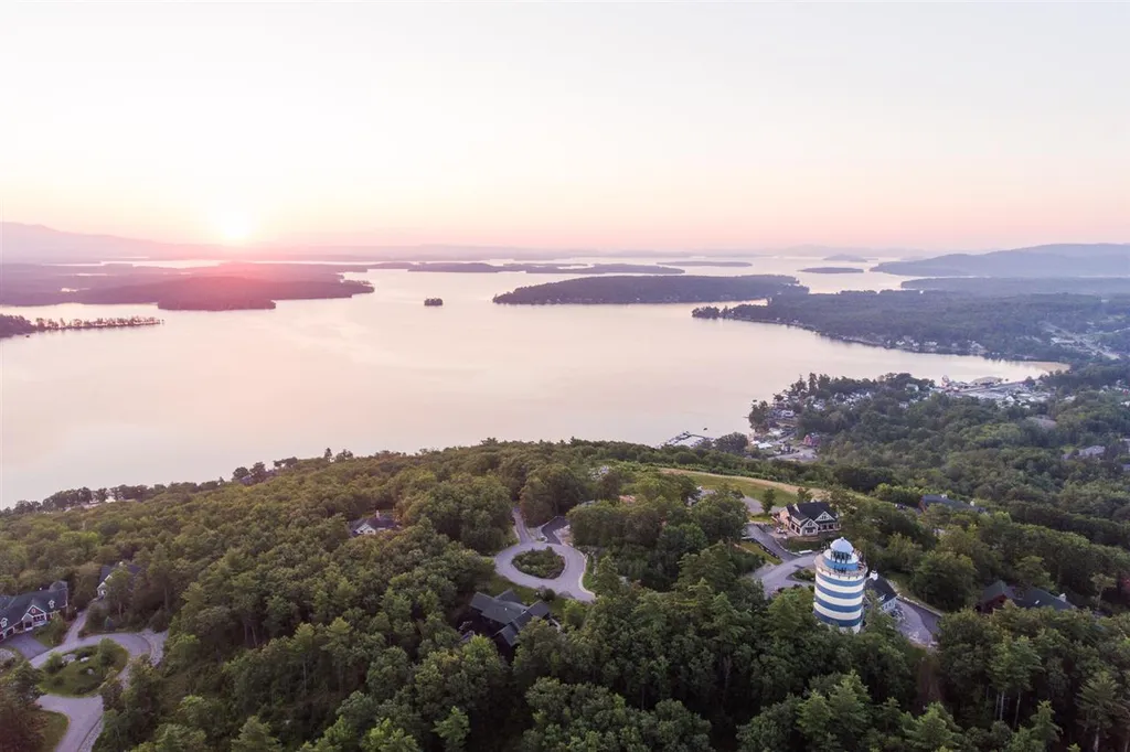 81 Lighthouse Cliffs Laconia NH 03246