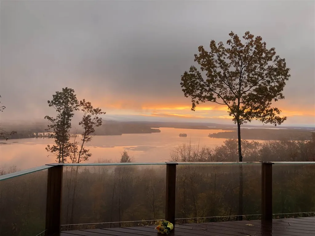 81 Lighthouse Cliffs Laconia NH 03246