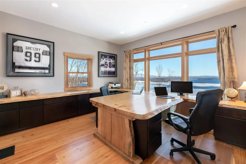81 Lighthouse Cliffs Laconia NH 03246