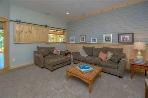 81 Lighthouse Cliffs Laconia NH 03246