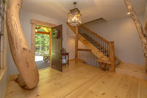 81 Lighthouse Cliffs Laconia NH 03246