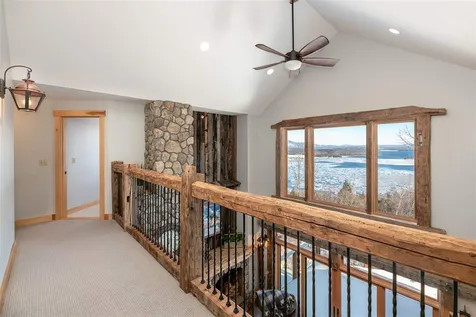 81 Lighthouse Cliffs Laconia NH 03246