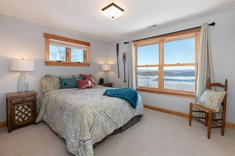 81 Lighthouse Cliffs Laconia NH 03246