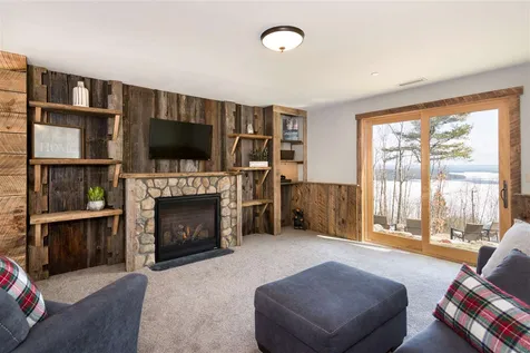 81 Lighthouse Cliffs Laconia NH 03246