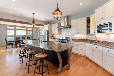 81 Lighthouse Cliffs Laconia NH 03246
