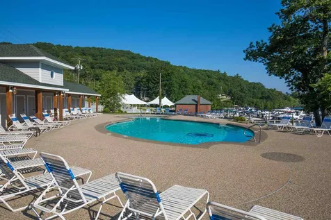 81 Lighthouse Cliffs Laconia NH 03246