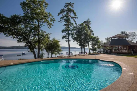 81 Lighthouse Cliffs Laconia NH 03246
