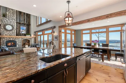 81 Lighthouse Cliffs Laconia NH 03246