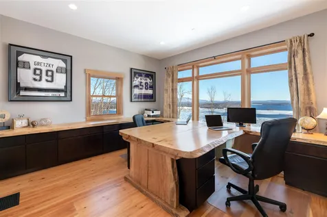 81 Lighthouse Cliffs Laconia NH 03246